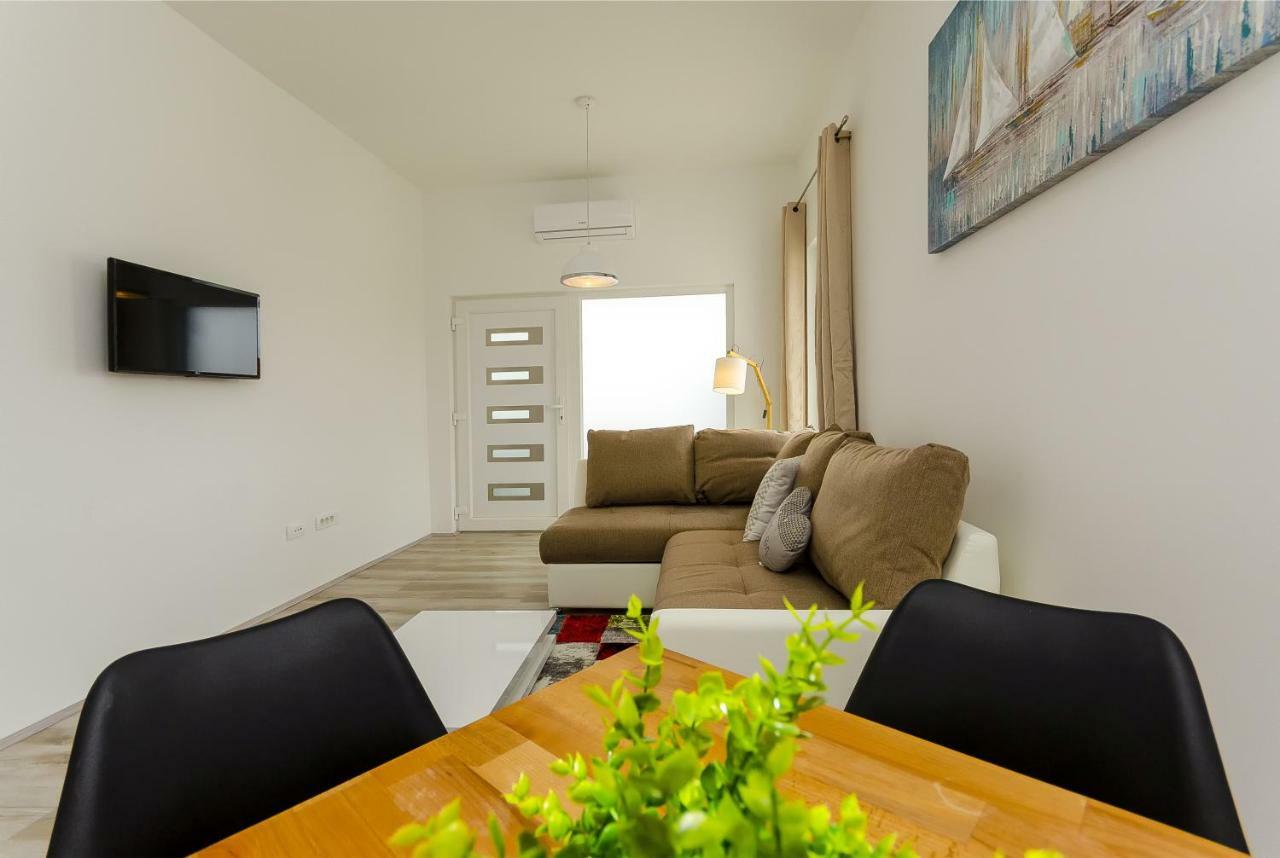 Gabriela Apartment Kastela Exterior photo